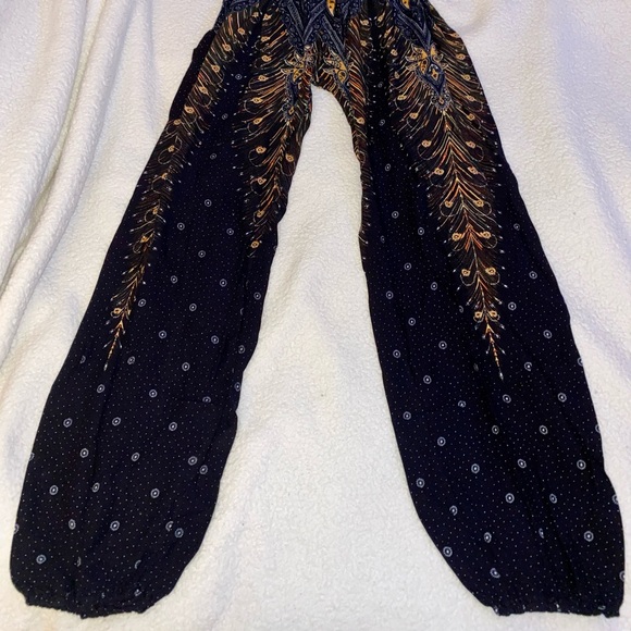 (SOLD) Loose Boho Flowy High Waisted Pocketed Pants - Picture 2 of 4